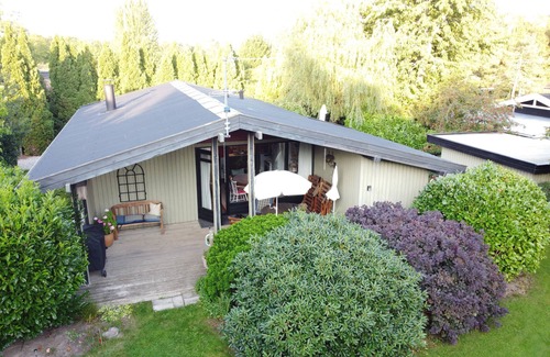 Melby Cottage | Cozy Wooden Cottage House Near Copenhagen