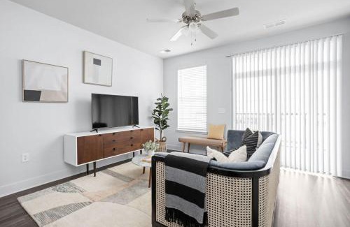 Indianapolis Apartment | CozySuites 2BR Modern Apt near the Fashion Mall