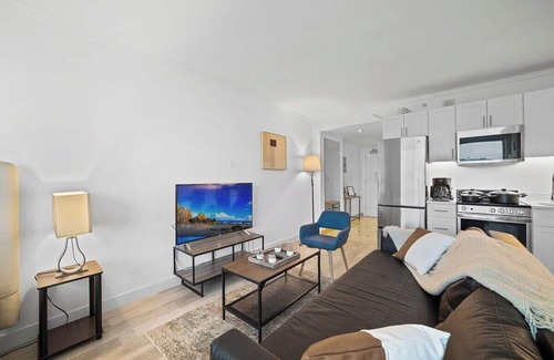 Atlantic City Apartment | CozySuites Modern Studio Condo at Showboat #13