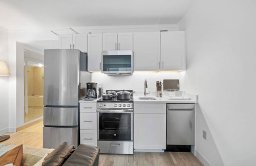 Atlantic City Apartment | CozySuites Modern Studio Condo at Showboat #13