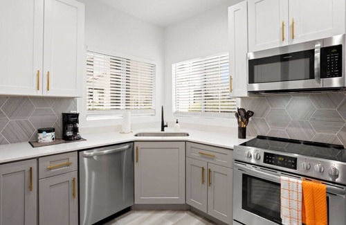 North Scottsdale Apartment | CozySuites TPC Scottsdale with pool 2