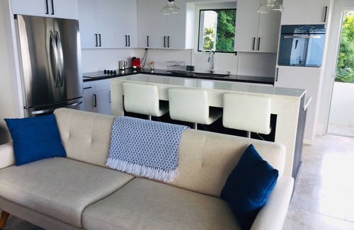 Road Town Villa | Crème De La Carib: 4 Bed & 4 BathnHigh design meets high altitude in BVI’s!