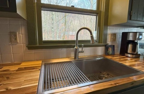 Beech Mountain House | CR-266 Alter Ego Totally updated house walk to the Beech Mountain Resort