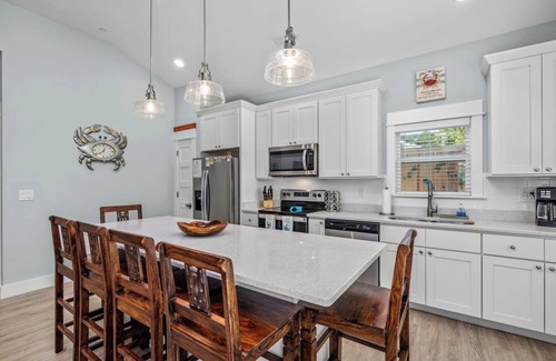 Corolla Light Apartment | CrabaCabana in the Center of Corolla