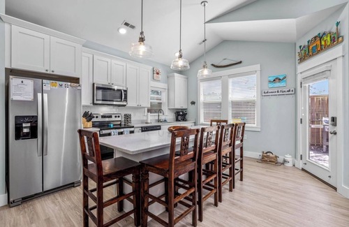 Corolla Light Apartment | CrabaCabana in the Center of Corolla