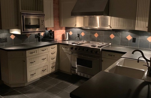 Hillhurst House | Craftsman Charm, Dog-Friendly, U of C, Foothills, SAIT, Downtown