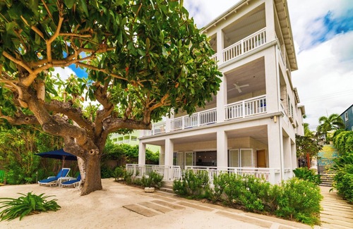 Hastings Apartment | Craggy Cove on the beach GM
