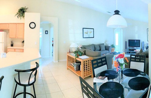 Orange Tree Villa | Cranberry Palms - Premium Villa - Pool/HotTub and Close to DISNEY