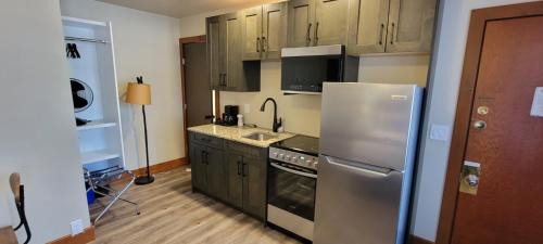 Waterton Park Cabin | Crandell Mountain Lodge