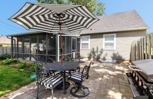 Ames House | Crane Haven - Walk to CyRide Games & Grill
