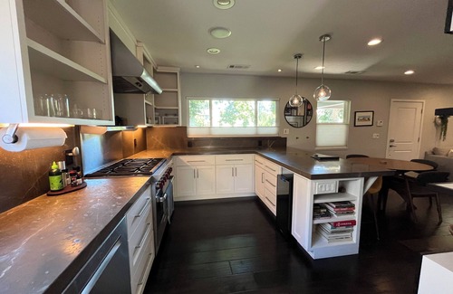 Modesto House | Creative Sanctuary in best neighborhood in Modesto