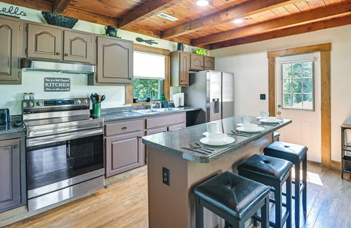 Campton Cabin | Creek, Trails & Falls! Rural Red River Gorge Cabin