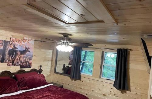 Banner Elk House | Creekside 3 bedroom 2 bath cabin on private creek