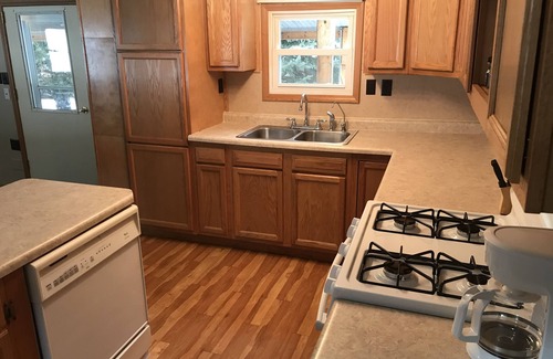 Hill City House | Creekside Cabin on the Mickelson Trail