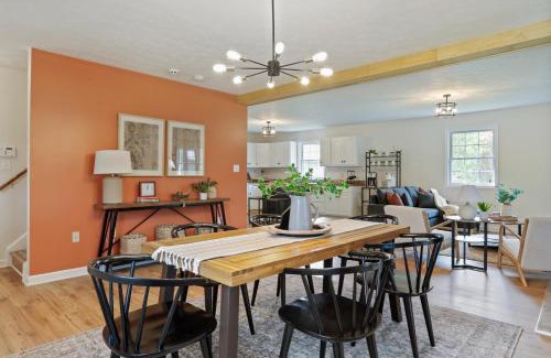 Berkeley Springs House | Creekside Fun Dog-friendly, Games & Fire Pit