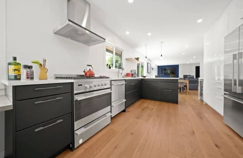 Brackendale House | "Creekside Haven" Stunning 3 Bdr in Squamish, BC