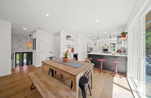 Brackendale House | "Creekside Haven" Stunning 3 Bdr in Squamish, BC
