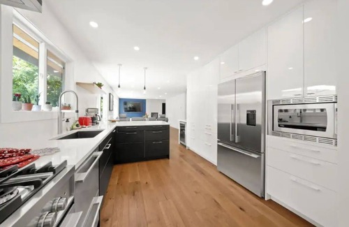 Brackendale House | "Creekside Haven" Stunning 3 Bdr in Squamish, BC