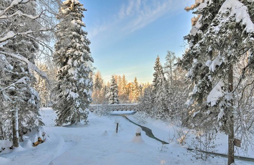 Taku - Campbell House | Creekside Home Centrally Located in Anchorage!