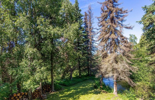 Taku - Campbell House | Creekside Home Centrally Located in Anchorage!