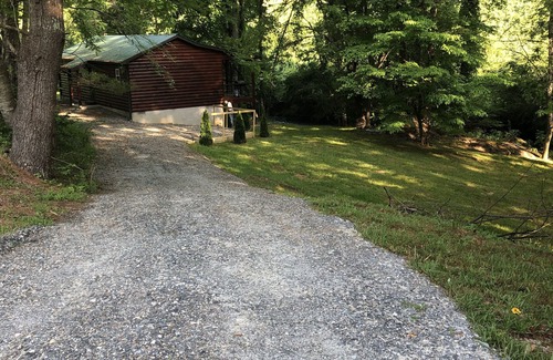 Bryson City Cabin | Creekside Too A little slice of heaven
