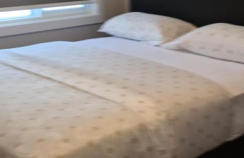 Southwest Edmonton Apartment | Creekwood Lodgette 3-Bedroom Luxury Suite