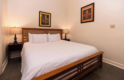 French Quarter Hotel | Creole-Inspired Two Garden Suite – Hidden Gem, Historic, Walkable, Peaceful Stay