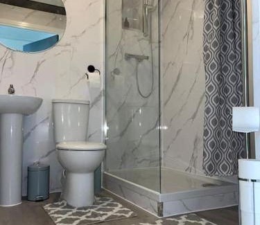 Chadwell Apartment | Crescent 2 Bedroom Apartment