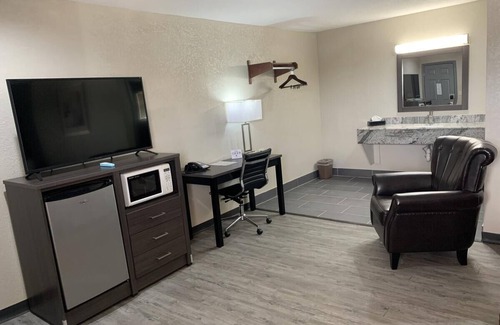Littlefield Hotel | Crescent Park Motel & Suites