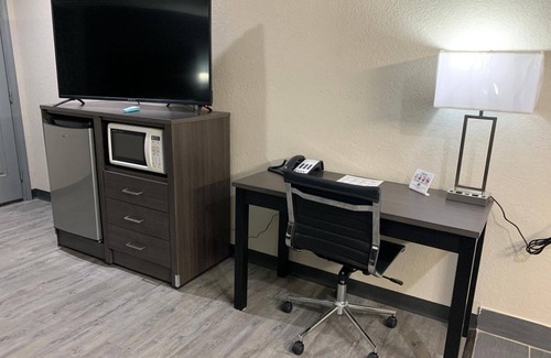 Littlefield Hotel | Crescent Park Motel & Suites