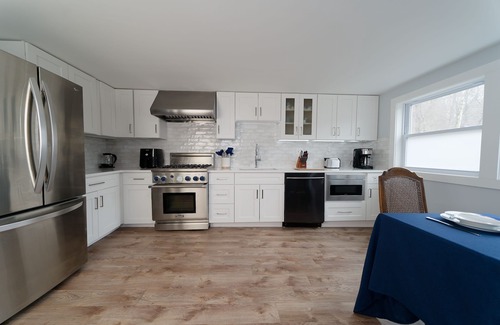Croton-on-Hudson Apartment | 'Croton Quarters' - Comfortable Apt with Modern Amenities near Food, NYC Close!