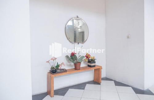 Central Yogyakarta Hotel | Crown Residence Hotel near Tugu Yogyakarta RedPartner