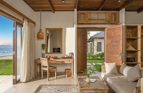 Phu Cat Hotel | Crown Retreat Quy Nhon