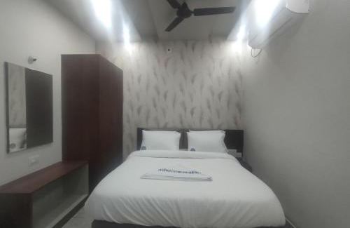 Dharwad Hotel | Crown Suites