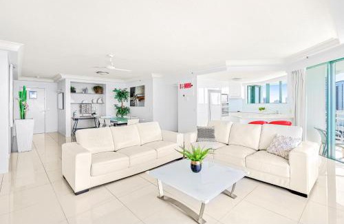 Surfers Paradise Apartment | Crown Towers Resort - Private 3 Bedroom Apartment