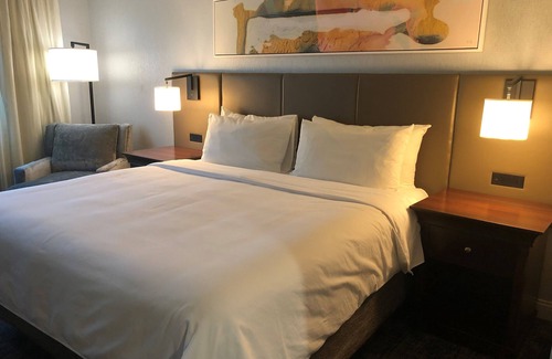 Northbrook Hotel | Crowne Plaza Chicago-Northbrook by IHG