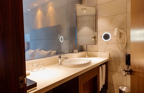 Embakasi Hotel | Crowne Plaza Nairobi Airport by IHG