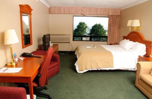 Saint John Hotel | Crowne Plaza Saint John Harbour View by IHG