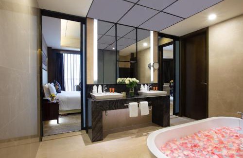 Longgang Hotel | Crowne Plaza Shenzhen Longgang City Centre by IHG