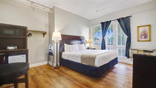 La Vista Hotel | Crystal Bay Historic Hotel