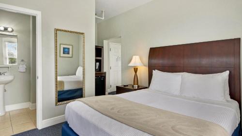 La Vista Hotel | Crystal Bay Historic Hotel