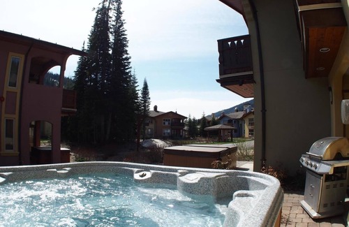Sun Peaks House | Crystal Forest #04