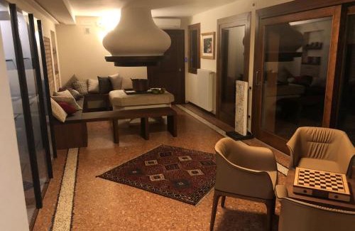 Fiume Veneto House | Crystal Luxury House