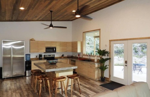 Alpine House | Crystal Mountain Cabin: Custom Built 2019. Relax in Seclusion.
