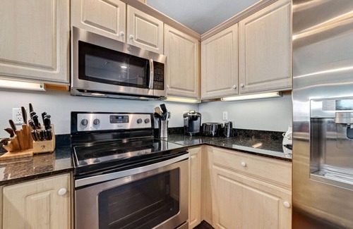 Gulf Shores Apartment | Crystal Shores 603, Gulf Front