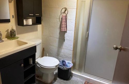 Monterrey House | cuarto acogedor y privado para descansar