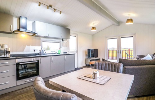 Little Stukeley Cottage | CUCKOO, pet friendly, with a garden in Ramsey, Huntingdon