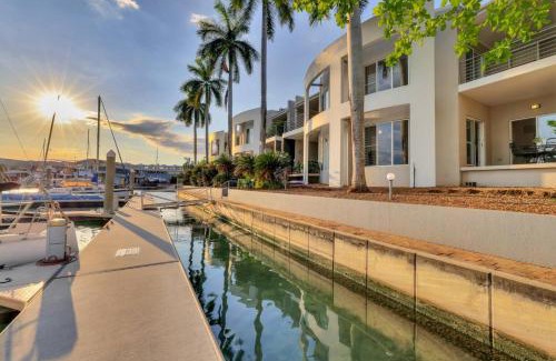 Cullen Bay Apartment | Cullen Bay Perfection
