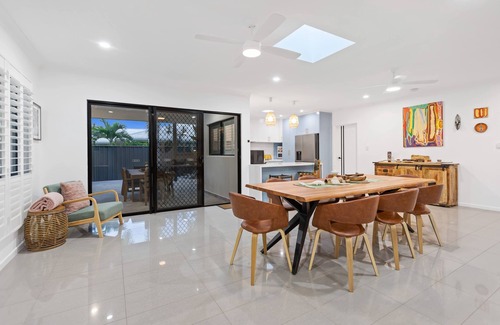 Kewarra Beach House | Curlews Nest - Pool BBQ and Beach