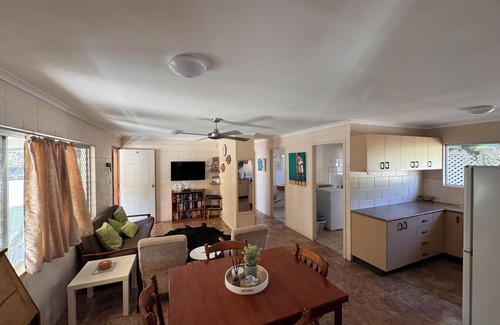 Currimundi House | Currimundi Bare Foot Beach House